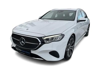 Weiß Gebraucht 2025 Mercedes E300 Avantgarde Limousine | 48.869 € (Guter Preis)
