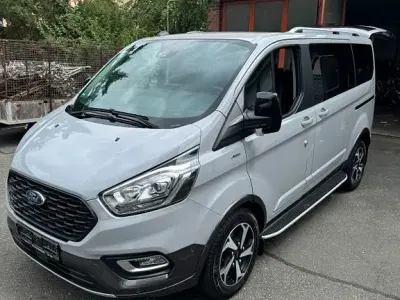 Gebraucht Ford Tourneo 170 PS (125 kW) 2023 Grau Van / Kleinbus