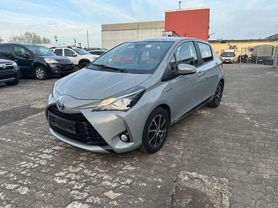 Gebraucht Toyota Yaris Hybrid Team 75 PS (55 kW) 2018 Grau Limousine