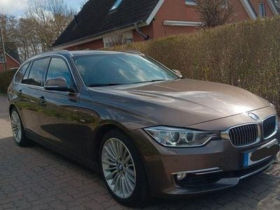 Gebraucht BMW 330 Luxury Line 258 PS (189 kW) 2013 Braun Kombi