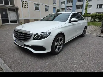 Gebraucht Mercedes E220 Exclusive 194 PS (142 kW) 2016 Weiß Limousine