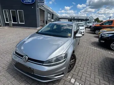Gebraucht VW Golf VII Comfortline 116 PS (85 kW) 2019 Silber Kombi