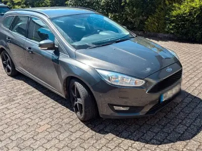 Gebraucht Ford Focus 120 PS (88 kW) 2017 Grau Kombi