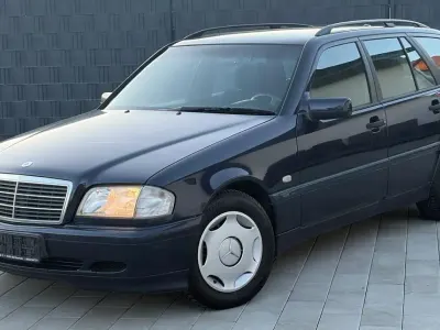 Gebraucht Mercedes C220 125 PS (91 kW) 2000 Blau Kombi