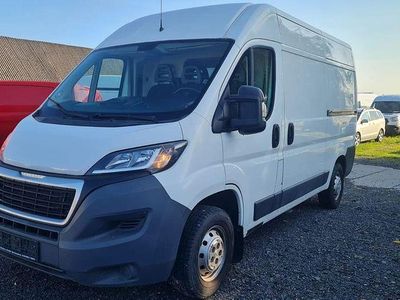 Gebraucht Peugeot Boxer Comfort 131 PS (96 kW) 2017 Lack weiss banquise/deckende l Van