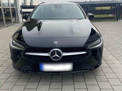 Gebraucht Mercedes CLA180 Shooting Brake 116 PS (85 kW) 2021 Schwarz Kombi