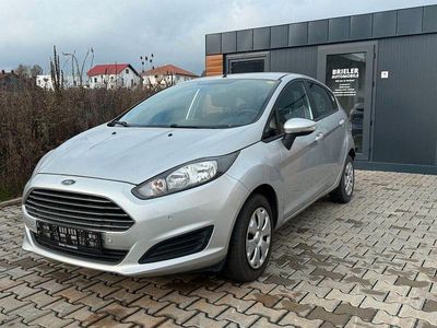 Gebraucht Ford Fiesta Trend 82 PS (60 kW) 2014 Silber Kleinwagen