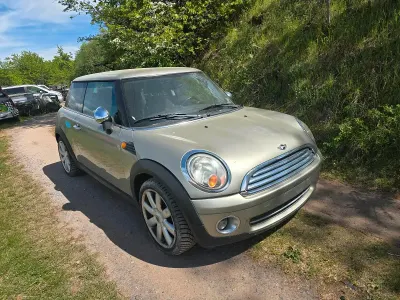 Używany Mini Cooper 116 KM (85 kW) 2007 Beżowy Hatchback