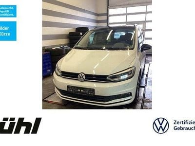 Gebraucht VW Touran Highline 150 PS (110 kW) 2020 Pure white Van / Kleinbus