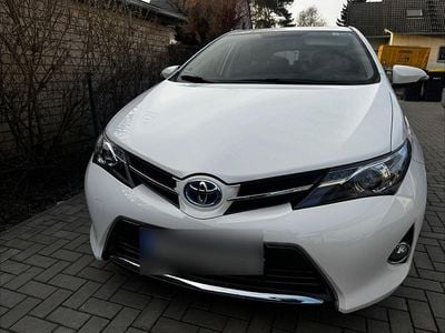 Usata Toyota Auris Hybrid Life+ 99 CV (72 kW) 2013 Bianco Berlina