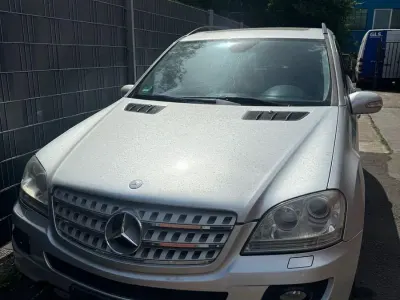 Gebraucht Mercedes ML320 224 PS (164 kW) 2007 Silber SUV