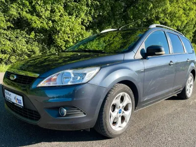 Begagnad Ford Focus Viva 109 HK (80 kW) 2011 Grå Kombi