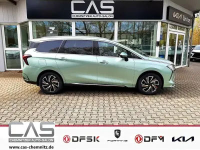 Neu DFSK Forthing 4 177 PS (130 kW) 2026 Grün Van / Kleinbus