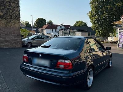 BMW 525