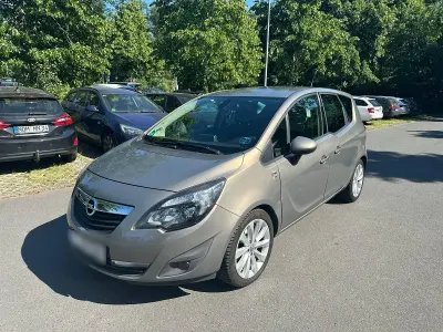 Gebraucht Opel Meriva Edition 140 PS (102 kW) 2012 Beige Van / Kleinbus