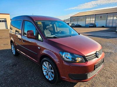 Rot Gebraucht 2015 VW Caddy Life Van / Kleinbus | 6.990 € (Fairer Preis)