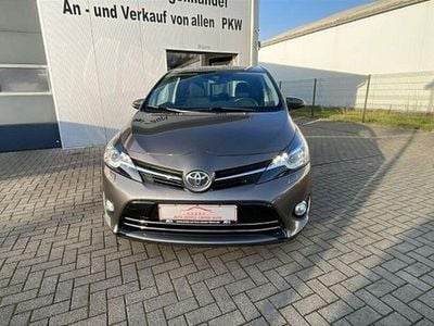 Gebraucht Toyota Verso Edition-S 147 PS (108 kW) 2017 Grau Van / Kleinbus