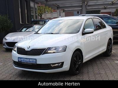 Weiß Gebraucht 2019 Skoda Rapid Ambition Limousine | 10.990 € (Fairer Preis)
