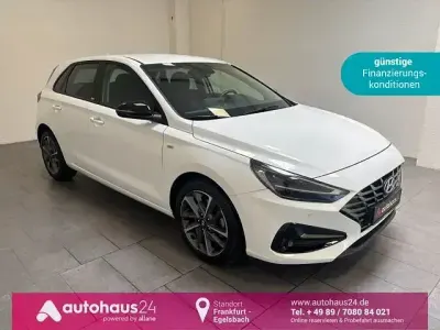 Gebraucht Hyundai i30 160 PS (117 kW) 2021 Weiß Limousine