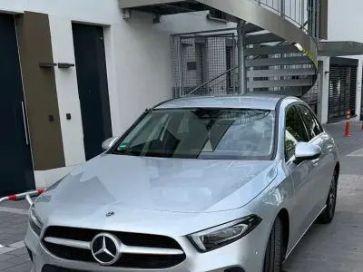 Gebraucht Mercedes A180 Style 136 PS (100 kW) 2022 Silber Limousine