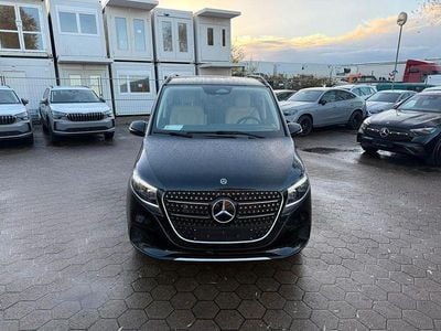 Schwarz Neu 2025 Mercedes V300 Avantgarde Van / Kleinbus | 82.110 € (Superpreis)