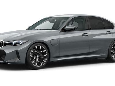 Usata BMW 330e Comfort Edition 292 CV (214 kW) 2025 Grigio Berlina