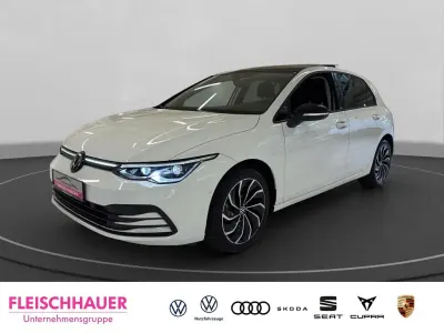 Gebraucht VW Golf VIII IQ Drive 150 PS (110 kW) 2023 Weiss Limousine