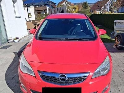 Usata Opel Astra Design Edition 120 CV (88 kW) 2011 Rosso Utilitaria