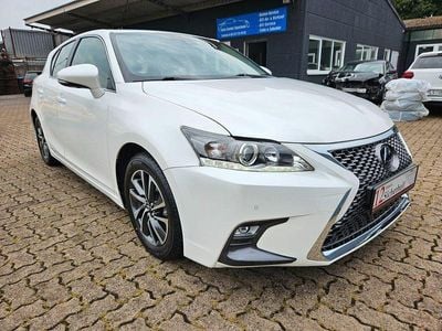 Lexus CT200h