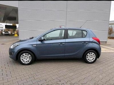 Gebraucht Hyundai i20 101 PS (74 kW) 2013 Blau Kleinwagen