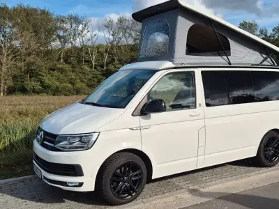 Gebraucht VW Multivan 150 PS (110 kW) 2017 Weiß Van / Kleinbus