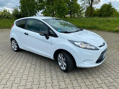 Gebraucht Ford Fiesta 60 PS (44 kW) 2012 Beige Limousine