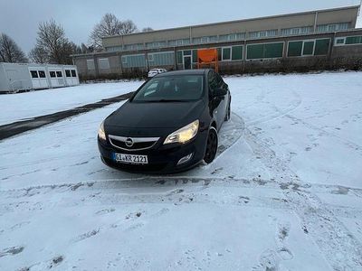 Schwarz Gebraucht 2011 Opel Astra Kleinwagen | 3.750 € (Fairer Preis)