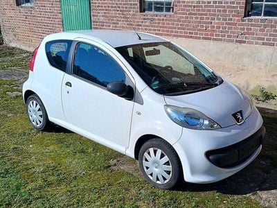 Gebraucht Peugeot 107 Filou 69 PS (50 kW) 2008 Weiß Kleinwagen