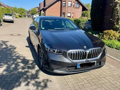 Second-hand BMW 540 Sport Line 303 CP (222 kW) 2025 Gri Berlinǎ