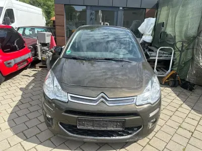 Gebraucht Citroën C3 SELECTION 82 PS (60 kW) 2014 Braun Limousine