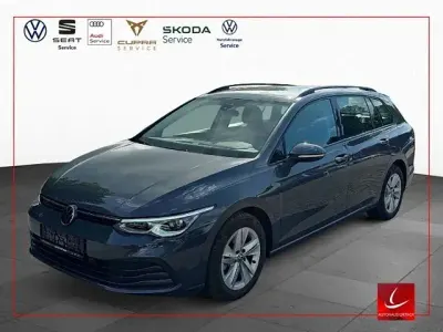 Gebraucht VW Golf VIII Life 131 PS (96 kW) 2023 Grau Kombi