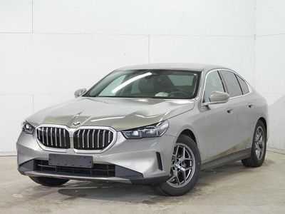 Gebraucht BMW 520 Sport Line 197 PS (144 kW) 2024 Oxidgrau Limousine