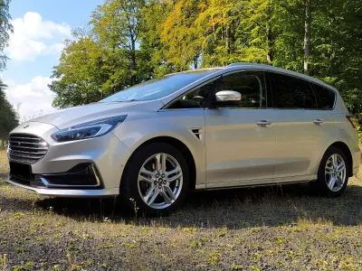 Gebraucht Ford S-MAX Titanium 190 PS (139 kW) 2020 Silber Van / Kleinbus