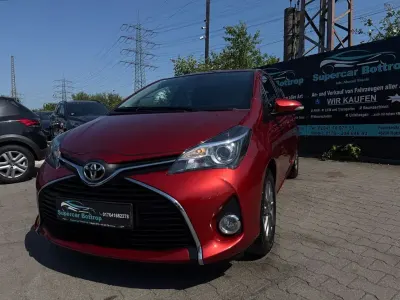 Gebraucht Toyota Yaris Comfort 99 PS (72 kW) 2015 Rot Kleinwagen