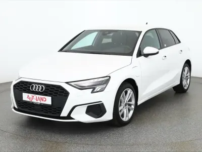 Używany Audi A3 Sportback e-tron 204 KM (150 kW) 2022 Biały Hatchback