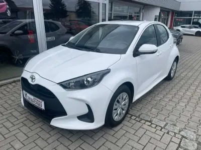 Gebraucht Toyota Yaris Comfort 72 PS (52 kW) 2023 Schneeweiß Kleinwagen