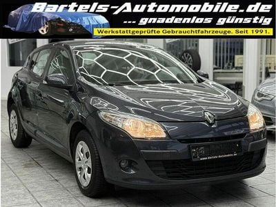 Grau Gebraucht 2009 Renault Mégane III Expression Limousine | 4.440 € (Fairer Preis)