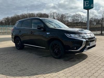Gebraucht Mitsubishi Outlander P-HEV 224 PS (164 kW) 2020 Schwarz SUV