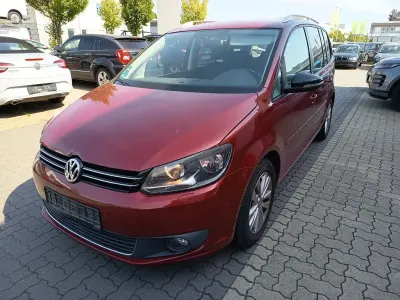 Gebraucht VW Touran Style 105 PS (77 kW) 2011 Rot Van / Kleinbus