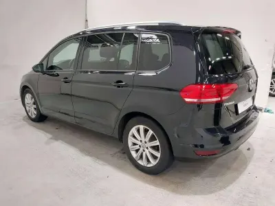 Gebraucht VW Touran Comfortline 110 PS (80 kW) 2015 Deep black perleffekt Van / Kleinbus