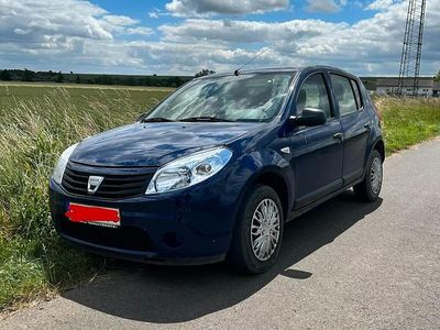 Second-hand Dacia Sandero 75 CP (55 kW) 2009 Albastru Hatchback
