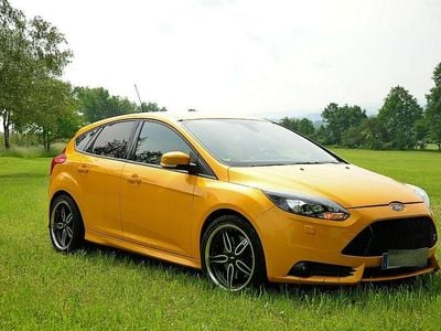 Gebraucht Ford Focus Sport 250 PS (183 kW) 2013 Gelb metallic Limousine