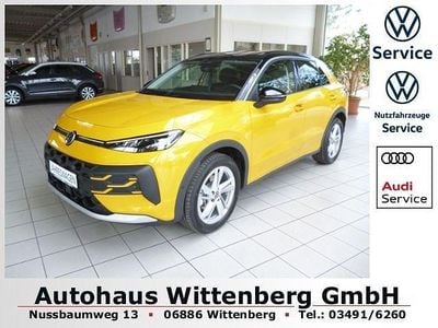 Second-hand VW T-Roc Life 150 CP (110 kW) 2025 Galben SUV