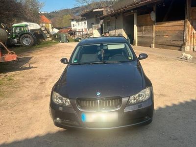 Gebraucht BMW 320 150 PS (110 kW) 2006 Grau Limousine